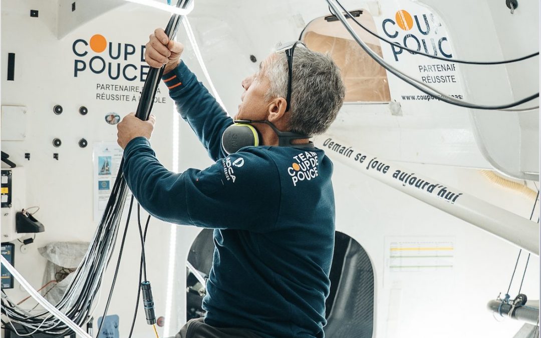 En immersion dans le chantier de l’IMOCA Coup de Pouce