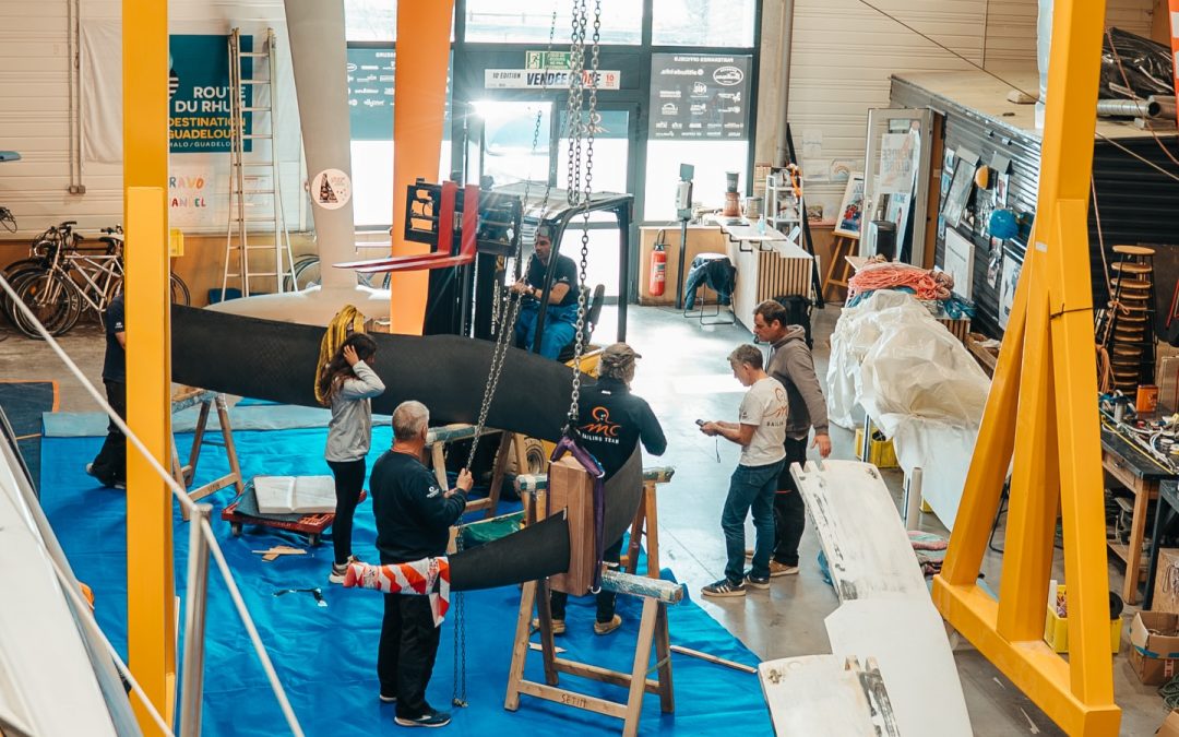 Ça sent la dernière ligne droite au chantier de l’IMOCA Coup de Pouce !